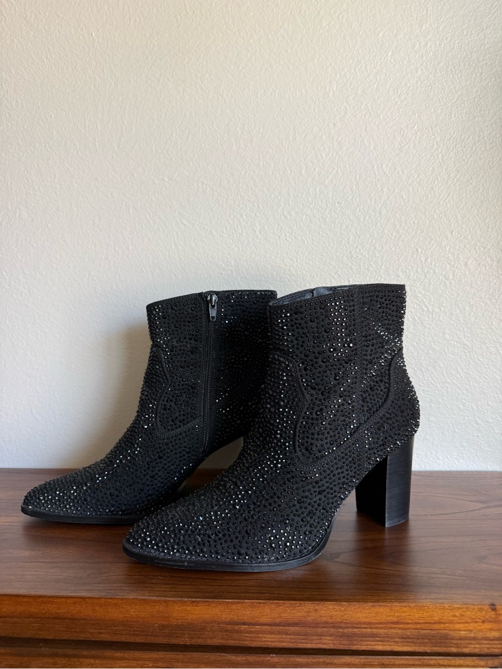 Crown Vintage Black Rhinestone Sparkly Black Ankle Heel Booties Women’s Size 9.5